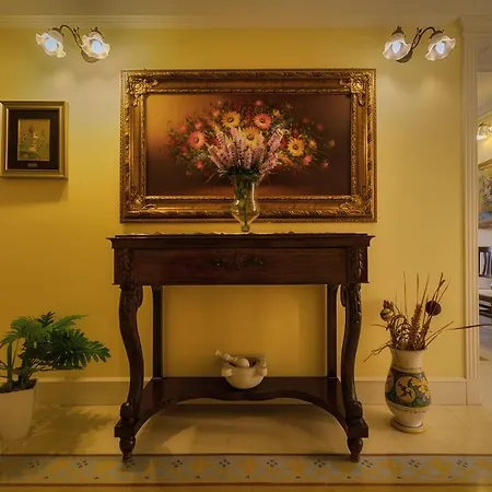 Bed & Breakfast Casa Manzella 3*